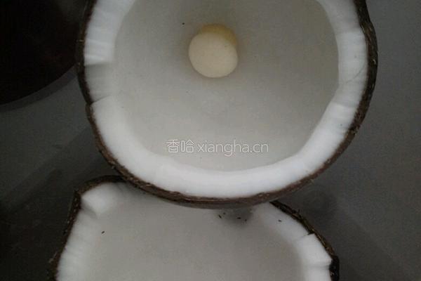 鲜榨椰汁的做法图解2