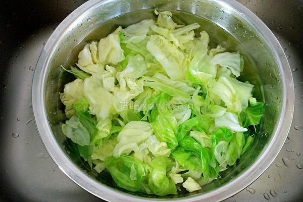 凉拌手撕卷心菜的做法图解4