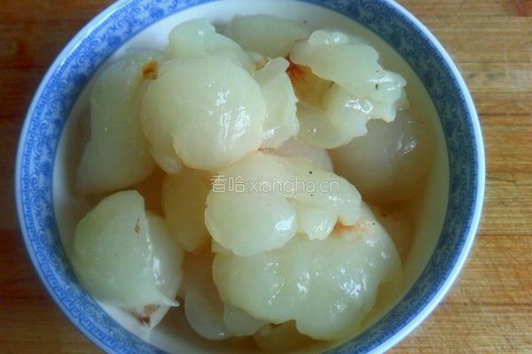 鲜榨荔枝汁的做法图解2