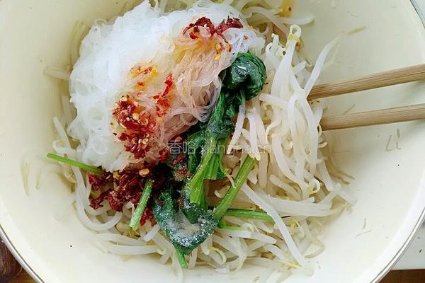 凉拌绿豆芽菠菜粉丝的做法图解7