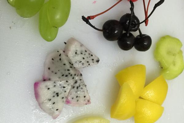 哈密瓜夹心水果蛋糕的做法图解5
