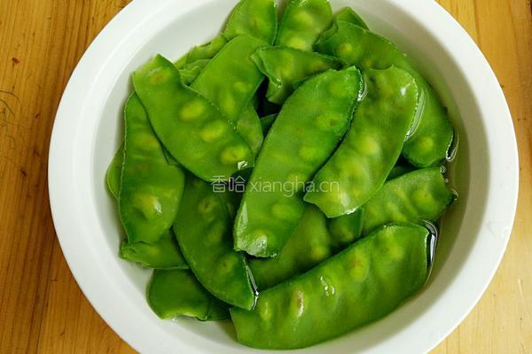 麻酱蒜香扁豆的做法图解3