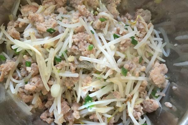 绿豆芽包蛋的做法图解6