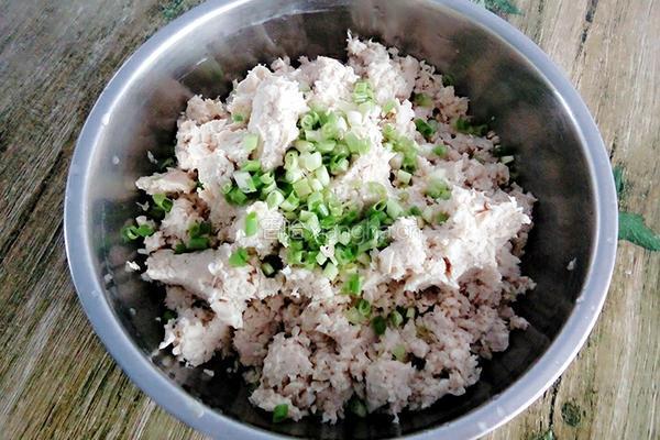 榆黄菇猪肉饺子的做法图解7