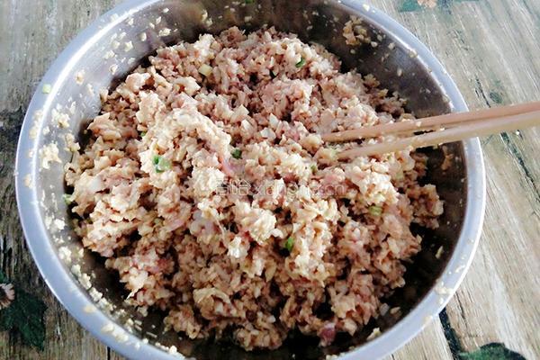 榆黄菇猪肉饺子的做法图解13