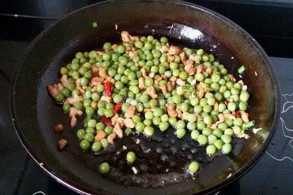 彩椒炒豌豆的做法图解8