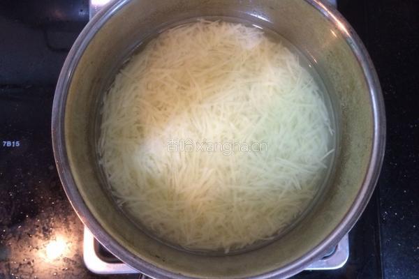 卷心菜土豆丸子的做法图解2