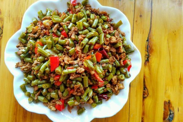 酸豆角炒肉末的做法图解3