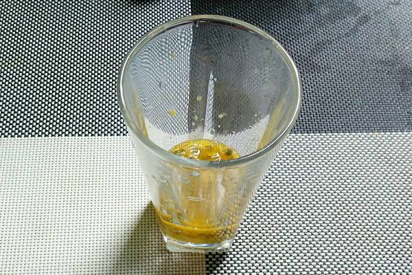 百香蜂蜜水的做法图解4