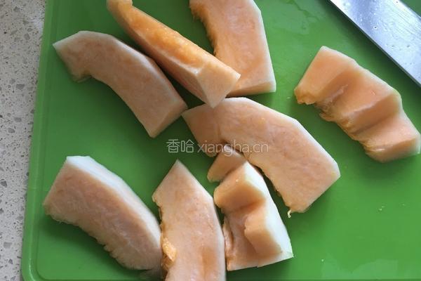 哈密瓜冰棒的做法图解2