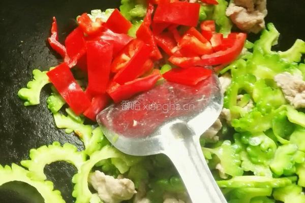 彩椒肉片炒苦瓜的做法图解6
