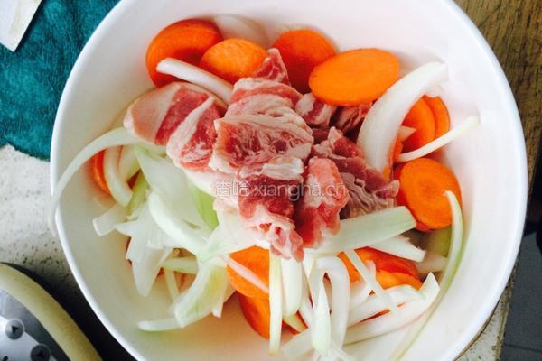 牛丼(日式牛肉饭）的做法图解1