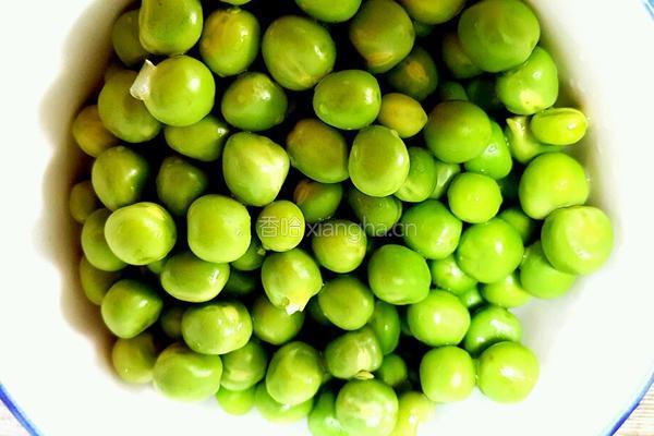 青豆炒虾仁的做法图解3