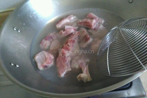 山药炖红烧排骨的做法图解1