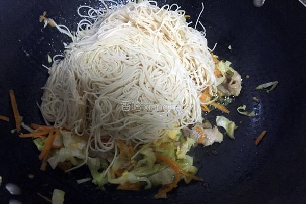 卷心菜炒面线的做法图解10