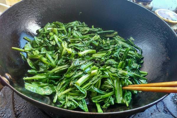 素炒油麦菜的做法图解6