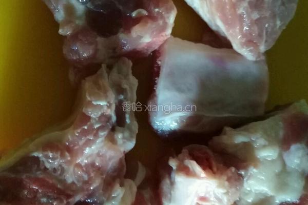 萝卜排骨汤的做法图解1
