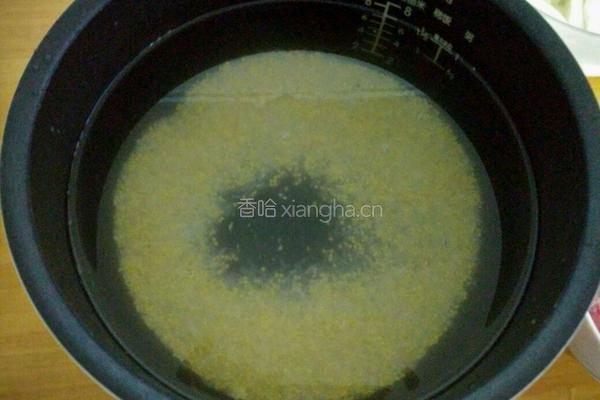 小米淮山咸骨粥的做法图解4