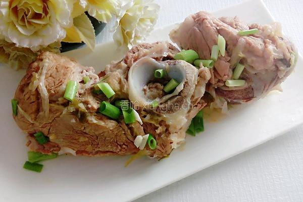 猪大骨炖酸菜