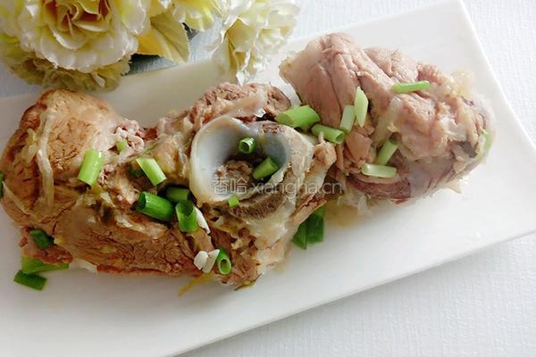 猪大骨炖酸菜的做法图解12