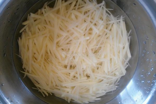 扁豆炒土豆丝的做法图解5