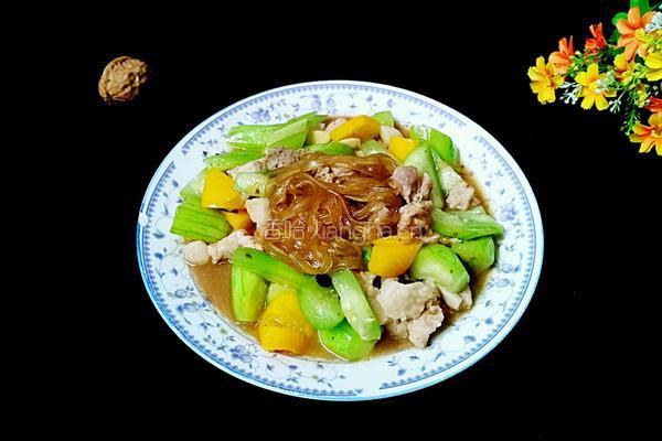  丝瓜彩椒炒肉的做法图解9