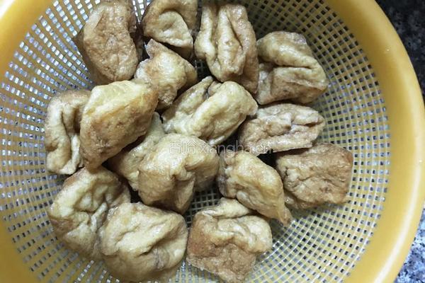 家乡豆腐煮草鱼的做法图解1