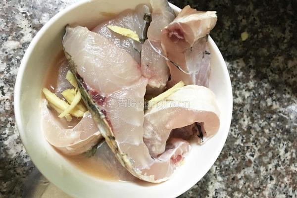 家乡豆腐煮草鱼的做法图解3