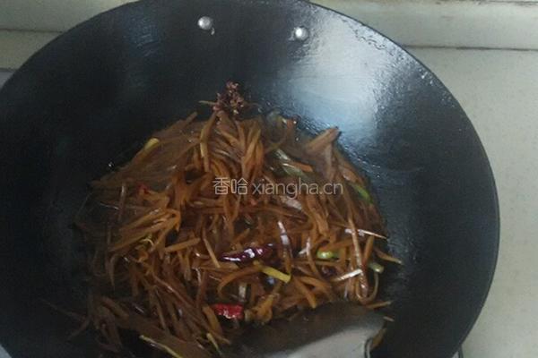 辣椒炒咸菜的做法图解5