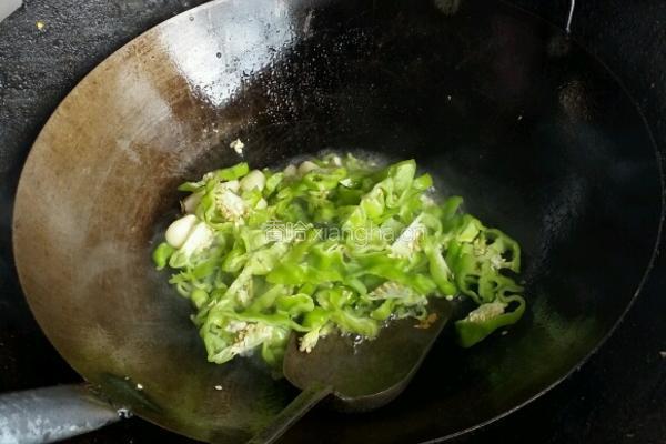 炒菌子的做法图解4