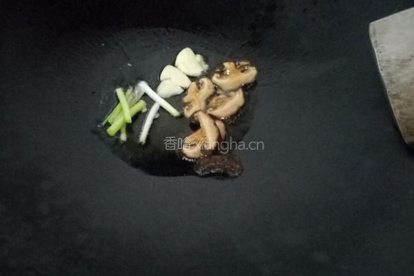 榨菜焖豆腐的做法图解2