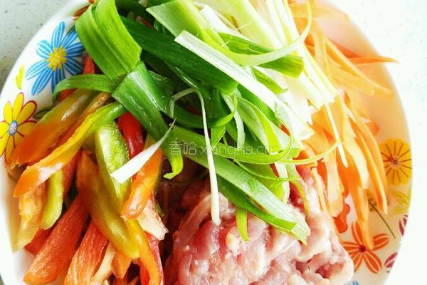 彩椒肉丝的做法图解1