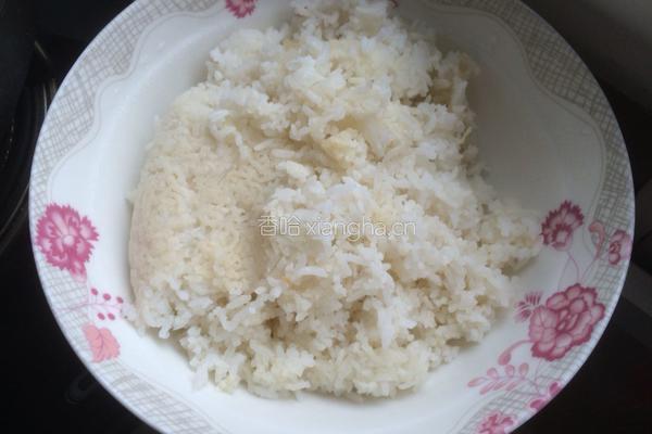 蛋炒饭的做法图解1