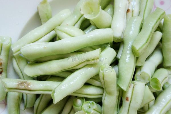豆角烧茄子的做法图解2