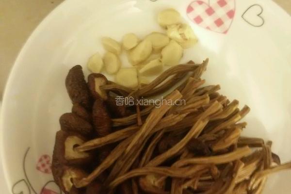 茶树菇鸭汤的做法图解3