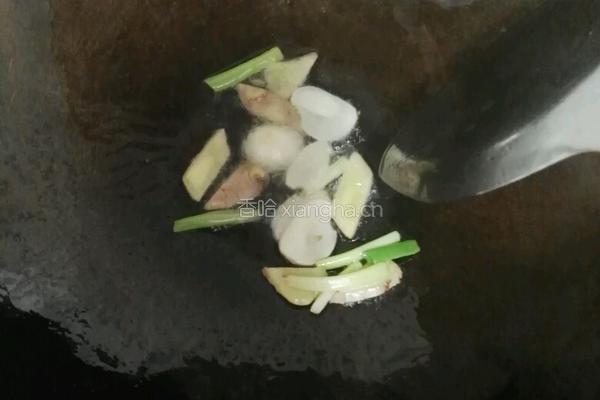 鳝鱼煲的做法图解2