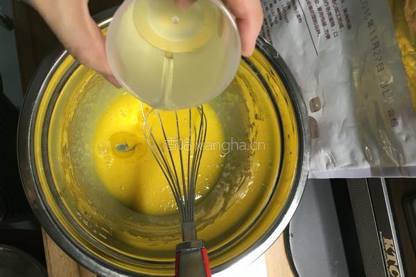 八寸戚风的做法图解3