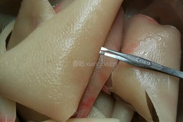肉皮冻的做法图解4