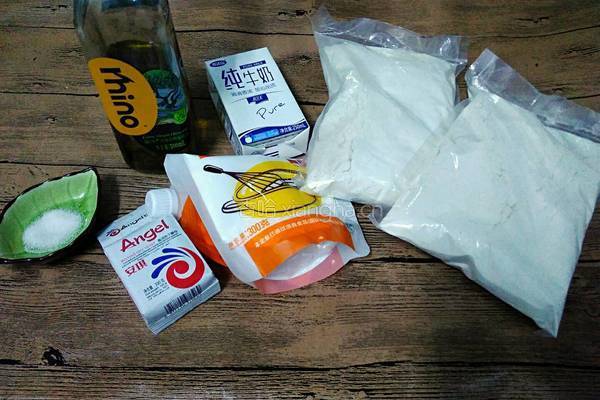 奶香披萨胚(自制披萨皮)的做法图解1