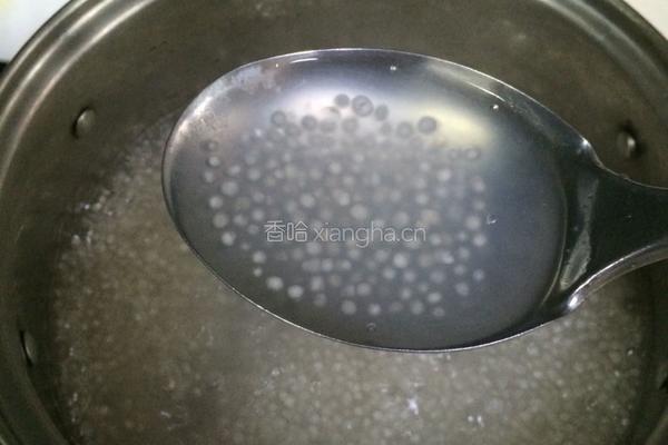 哈密瓜椰汁西米露的做法图解3