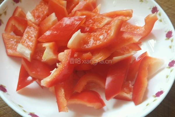 腐竹彩椒炒肉的做法图解2