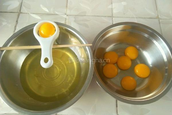 电饭煲蛋糕的做法图解1