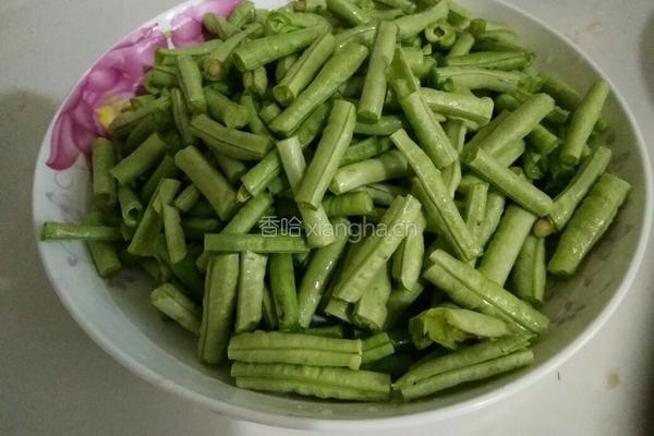 肉沫豇豆的做法图解1