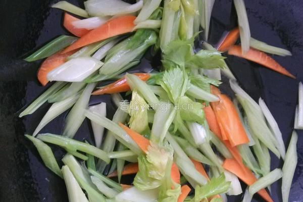 芹菜熘猪肝的做法图解6