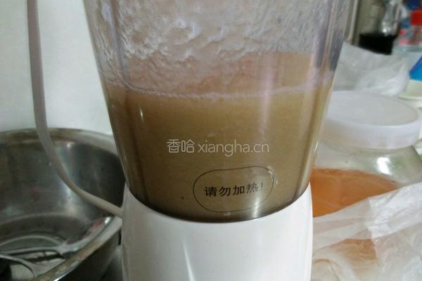 青苹果蜂蜜汁的做法图解3