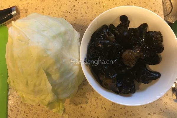 卷心菜油梭子馅包子的做法图解4