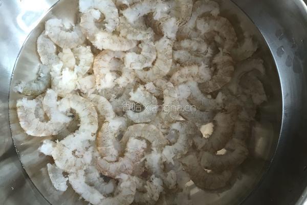 烫面猪肉娃娃菜鲜虾蒸饺的做法图解2