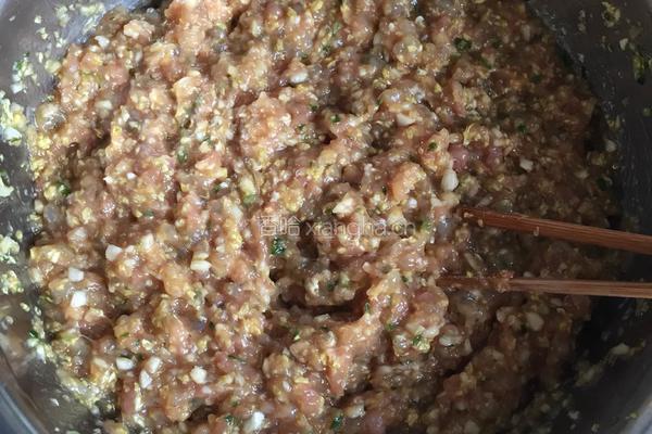 烫面猪肉娃娃菜鲜虾蒸饺的做法图解7