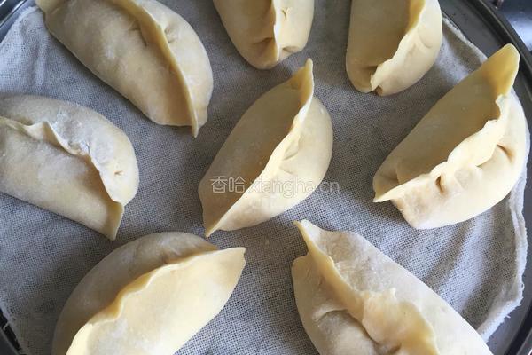 烫面猪肉娃娃菜鲜虾蒸饺的做法图解13