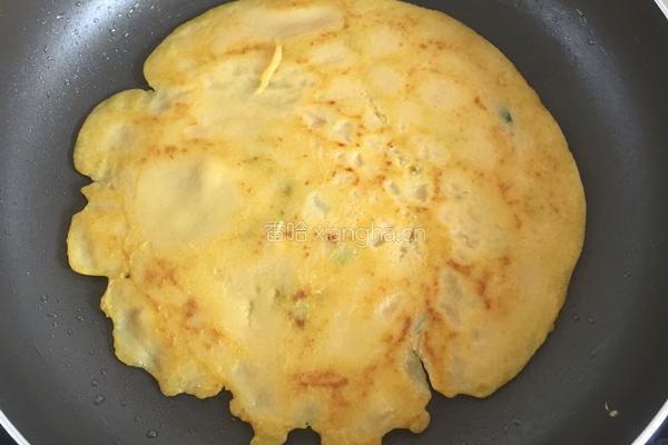 胡萝卜汁鸡蛋饼的做法图解4